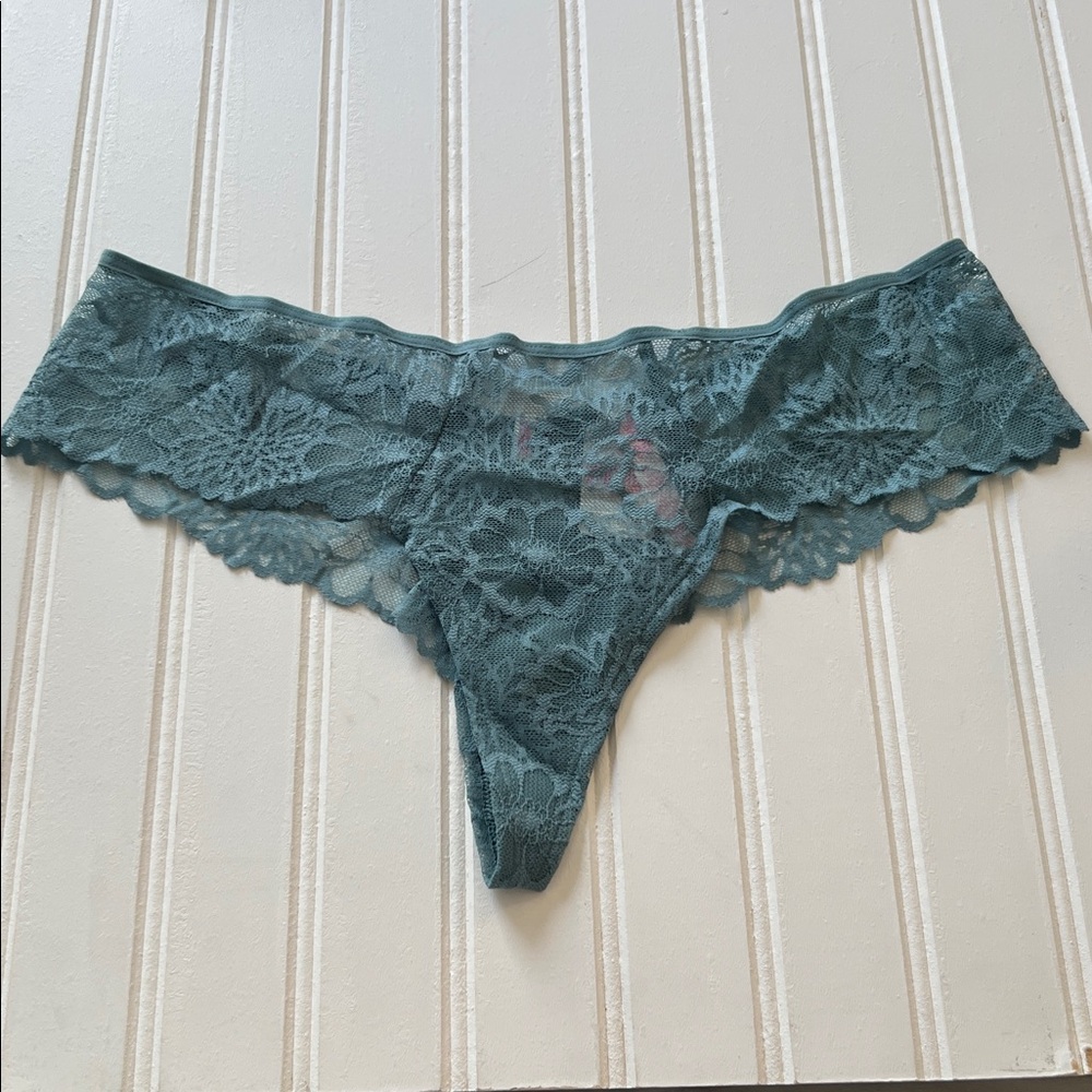 VS PINK lace extra low rise Cheekster size large